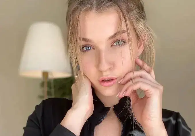 Mia Melano(米娅·梅拉诺)是谁 个人资料介绍-1 Mia Melano(米娅·梅拉诺)是谁 个人资料介绍